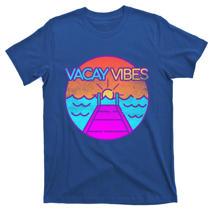 Vintage Vacay Summer Vacation Vibes Tee Beach Palms Cruise Great Gift T-Shirt