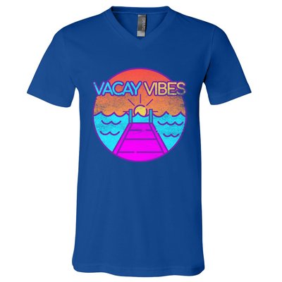 Vintage Vacay Summer Vacation Vibes Tee Beach Palms Cruise Great Gift V-Neck T-Shirt