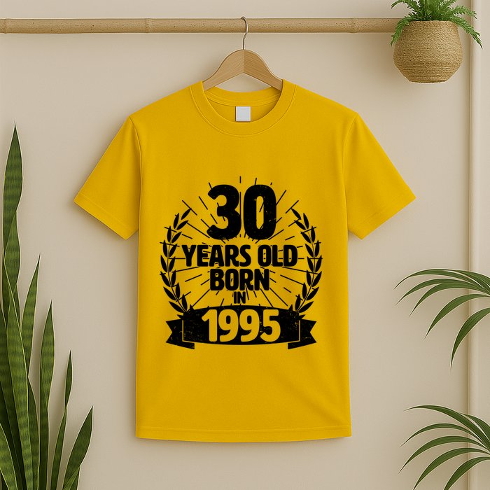 Vintage Wreath 30 Years Old Born In 1995 Birthday T-Shirt