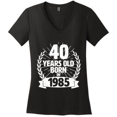Vintage Wreath 40 Years Old Born In 1985 Birthday Women's V-Neck T-Shirt
