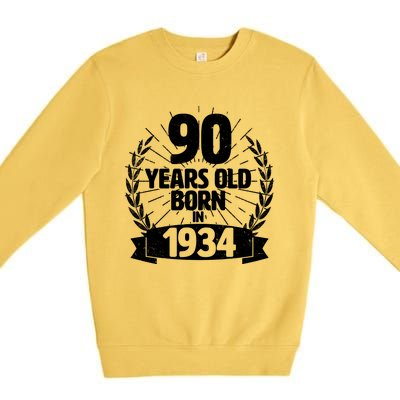 Vintage Wreath 90 Years Old Born In 1934 Birthday Premium Crewneck Sweatshirt