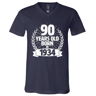 Vintage Wreath 90 Years Old Born In 1934 Birthday V-Neck T-Shirt