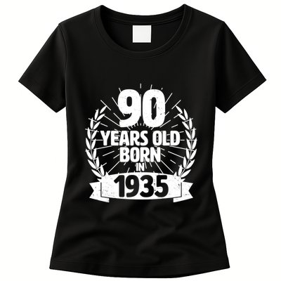 Vintage Wreath 90 Years Old Born In 1935 Birthday Womens T-Shirt