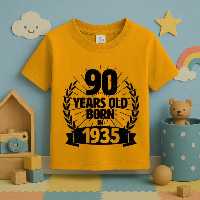 Vintage Wreath 90 Years Old Born In 1935 Birthday Toddler T-Shirt