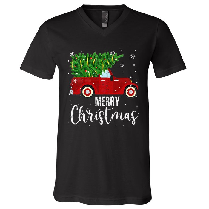 Vintage Wagon Christmas Tree On Car Xmas Vacation V-Neck T-Shirt