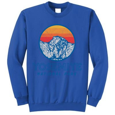Vintage Yosemite National Park Eighties Graphic Badge Cool Gift Sweatshirt