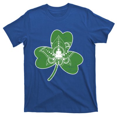 Vintage Yoga Shamrock Yoga Irish Shamrock St Patricks Day Gift T-Shirt