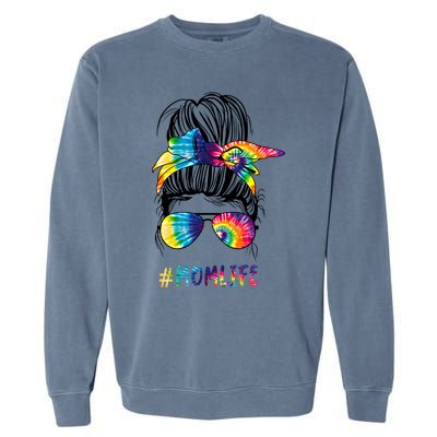 Wo Autism Awareness Mom Life Autism Mom Mama Tie Dye Funny Gift Garment-Dyed Sweatshirt