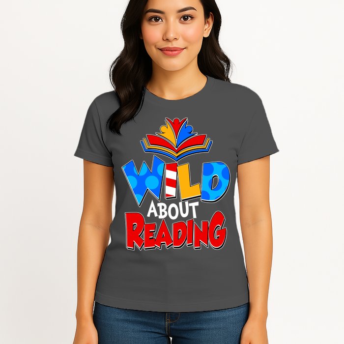 Wild About Reading Book Lover Reading Fan Womens T-Shirt