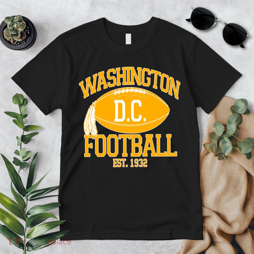 Washington DC Football Est 1932 Logo Football Fan Premium T-Shirt
