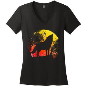 Wild Animal Zoo Keeper Gift Idea Retro Wolf Women's V-Neck T-Shirt