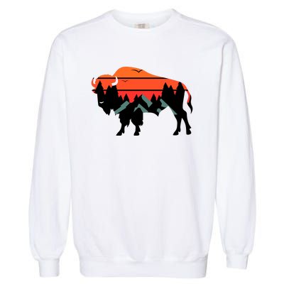 Wyoming Bison American Buffalo Vintage Souvenir Gift Garment-Dyed Sweatshirt