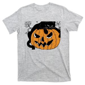 Wo Black Cat on Pumpkin Halloween Cute T-Shirt