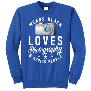 Wears Black Loves Photography And Avoids People Photographer Funny Gift Sweatshirt