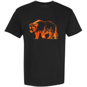 Walking Bear Silhouette Downtown Chicago City Skyline Gift Garment-Dyed Heavyweight T-Shirt