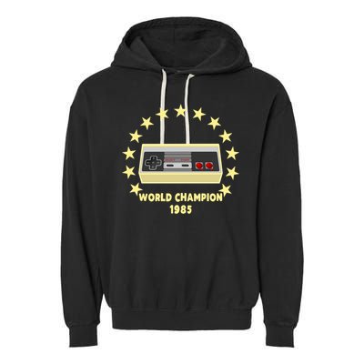World Champion 1985 Retro Gaming Controller Gift Garment-Dyed Fleece Hoodie