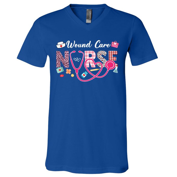 Wound Care Nurse Leopard Plaid Love Heart Stethoscope Nurse Gift V-Neck T-Shirt