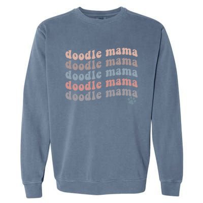 Wo Doodle Mom Gift Goldendoodle Gift Mother's Day Gift Garment-Dyed Sweatshirt