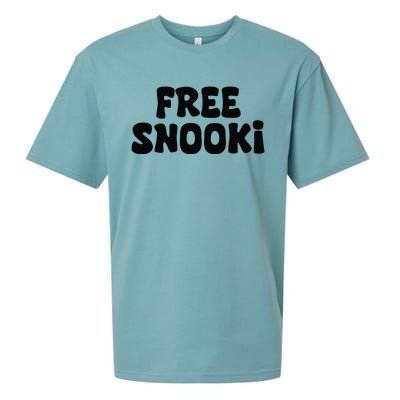 Women Free Snooki Retro Vintage Free Snooki Gift Sueded Cloud Jersey T-Shirt