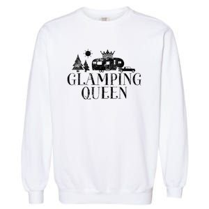 Wo Glamping Queen 5th Wheel Camper RV Camping Vacation Gift V-Neck Garment-Dyed Sweatshirt