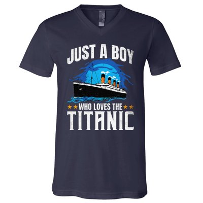 Who Just Love The Rms Titanic V-Neck T-Shirt