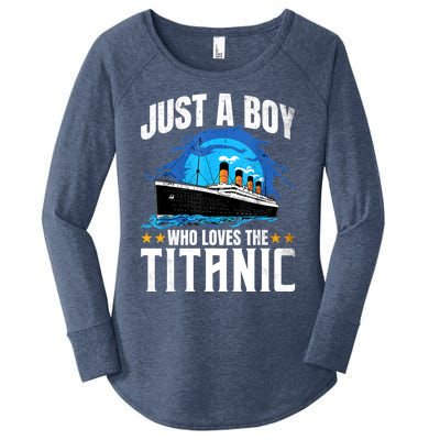 Who Just Love The RMS Titanic Women's Perfect Tri Tunic Long Sleeve Shirt