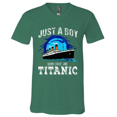 Who Just Love The Rms Titanic Thanksgiving Coustume V-Neck T-Shirt