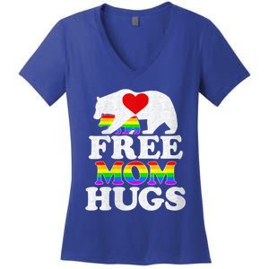 Wo Lgbtq Pride Mama Bear Free Mom Hugs Pride Gift Women's V-Neck T-Shirt