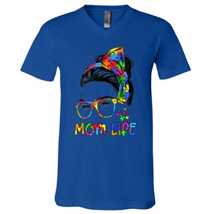 Wo Messy Bun Leopard Autistic Autism Awareness Mom Life Gift V-Neck T-Shirt