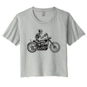 Wo Motorcycle Great Gift Motif Biker Funny Gift Road Trip Freedom Skull Gift Women's Crop Top Tee