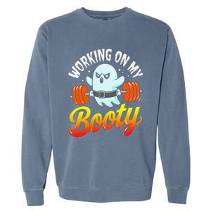 Working On My Booty Ghost Halloween Gym Humor Bodybuilder Garment-Dyed Sweatshirt