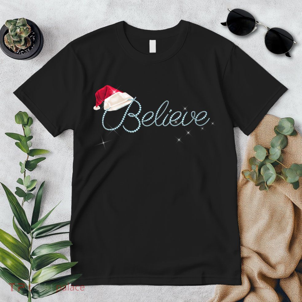 Wo Pretty BELIEVE with Santa Hat Holiday Christmas V-Neck Premium T-Shirt