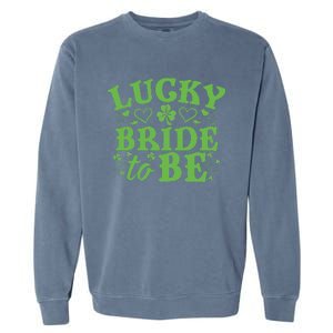 WoSt. Patrick's Day Green Shamrock Heart Wedding Gift Garment-Dyed Sweatshirt