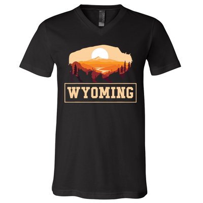 Wyoming State Map Wyomingites Usa America United States V-Neck T-Shirt