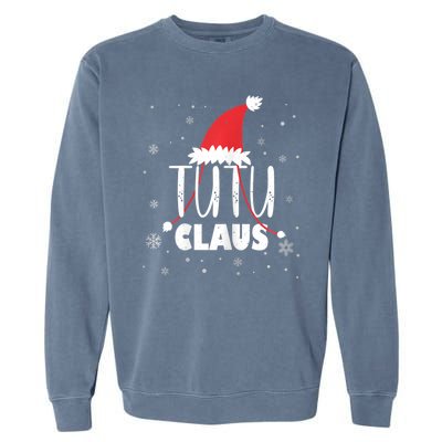 Womens Tutu Claus Santa Hat Hawaiian Grandma & Grandkids Christmas Garment-Dyed Sweatshirt