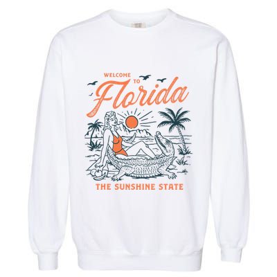 Welcome To Florida Funny Vintage Gator Beach Sunshine State Garment-Dyed Sweatshirt