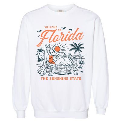 Welcome To Florida Funny Vintage Gator Beach Sunshine State Garment-Dyed Sweatshirt