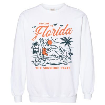 Welcome To Florida Funny Vintage Gator Beach Sunshine State Garment-Dyed Sweatshirt