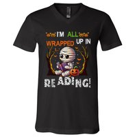 Wrapped Up In Reading Halloween Mummy Reading Book Bookworm V-Neck T-Shirt