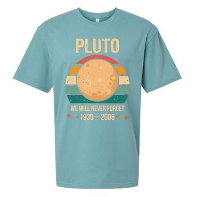 We Will Never Forget Pluto Vintage Style Retro Space Gift Sueded Cloud Jersey T-Shirt