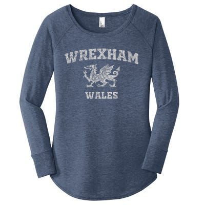 Wrexham Wales Retro Vintage Country Classic Hometown Dragon Flag Wales Women's Perfect Tri Tunic Long Sleeve Shirt