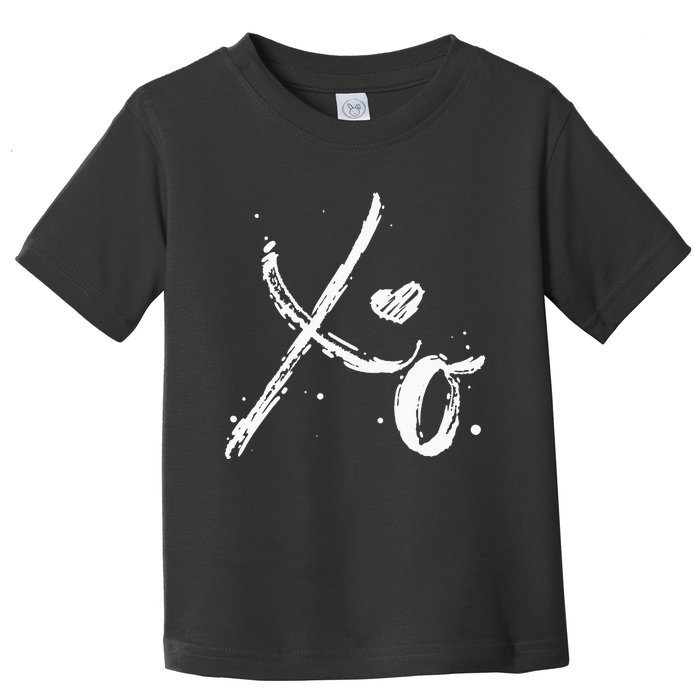 XO Hugs & Kisses Valentines Distressed Heart Love Toddler T-Shirt