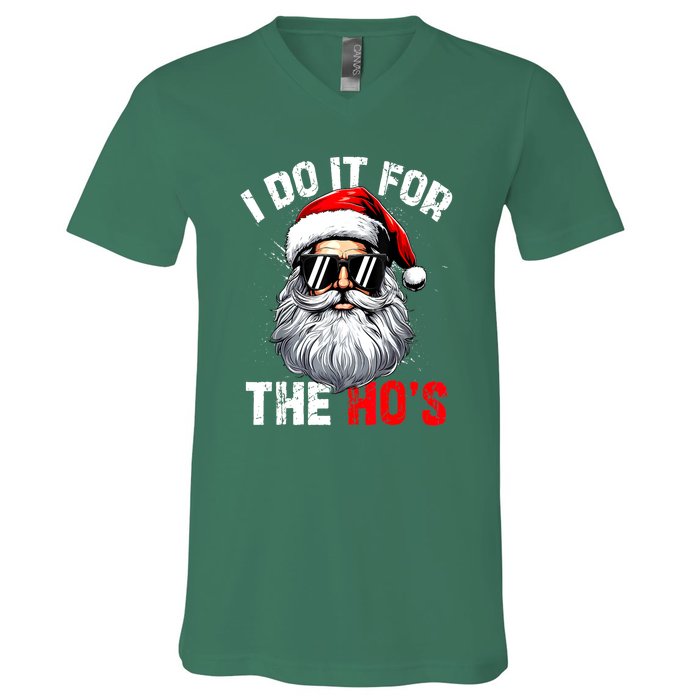 Xmas Santa Face I Do It For The Hos Funny Inappropriate Christmas Gift V-Neck T-Shirt