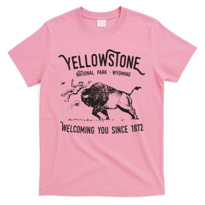 Yellowstone Bison Toss National Park Wyoming T-Shirt