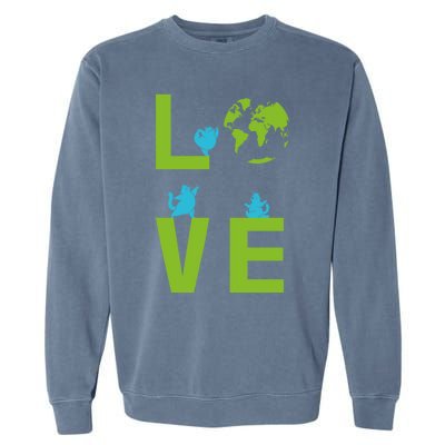 Yoga Cat Loves Earth Day Save Planet Every Day Gift Garment-Dyed Sweatshirt