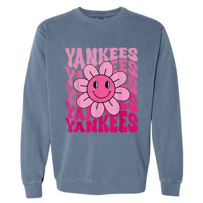 Y.A.N.K.E.E.S First Name I Love Y.A.N.K.E.E.S Girl Groovy 80s Vintage Garment-Dyed Sweatshirt