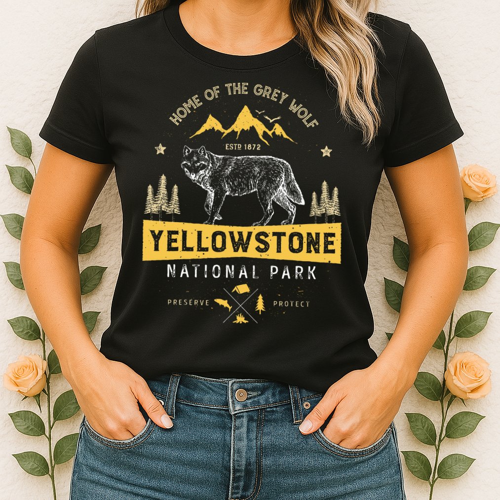 Yellowstone National Park Us Wolf Vintage Womens T-Shirt
