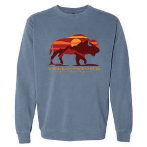 Yellowstone National Park Wyoming Buffalo Bison Sunset Garment-Dyed Sweatshirt