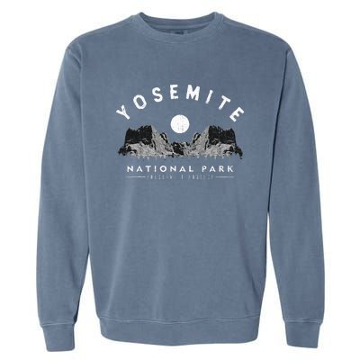 Yosemite National Park Hiking Enthusiasts Garment-Dyed Sweatshirt