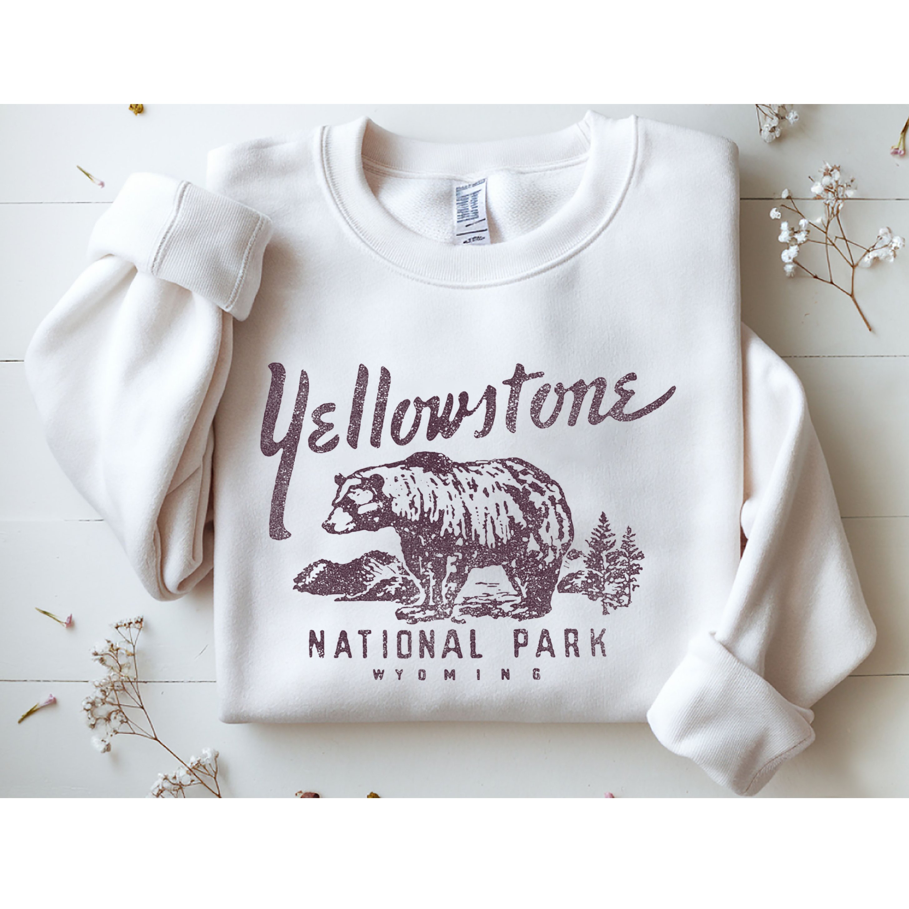 Yellowstone National Park Bear Graphic Sweatshirt